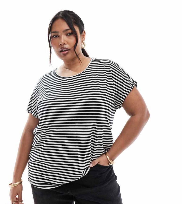 Vero Moda Curve oversized t-shirt in mono stripe-Black