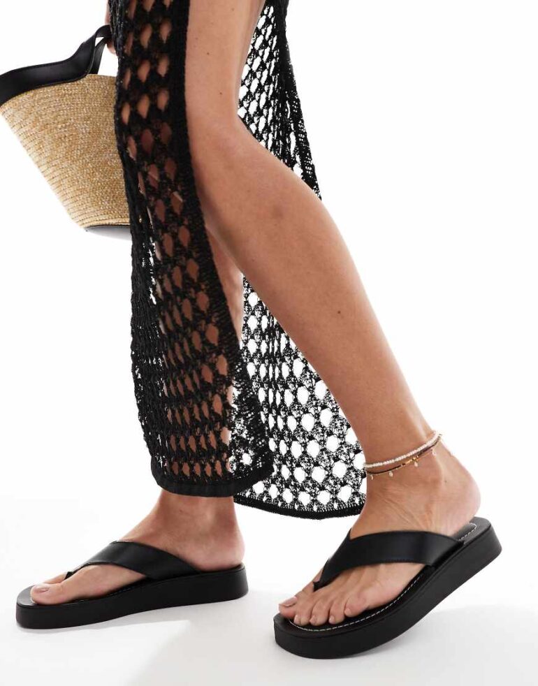 schuh Tanisha flatform flip flop sandals in black leather