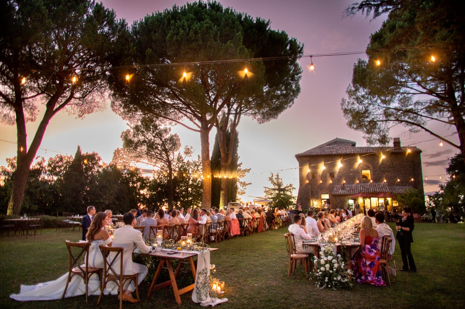 Add a Image to your dining page side bar