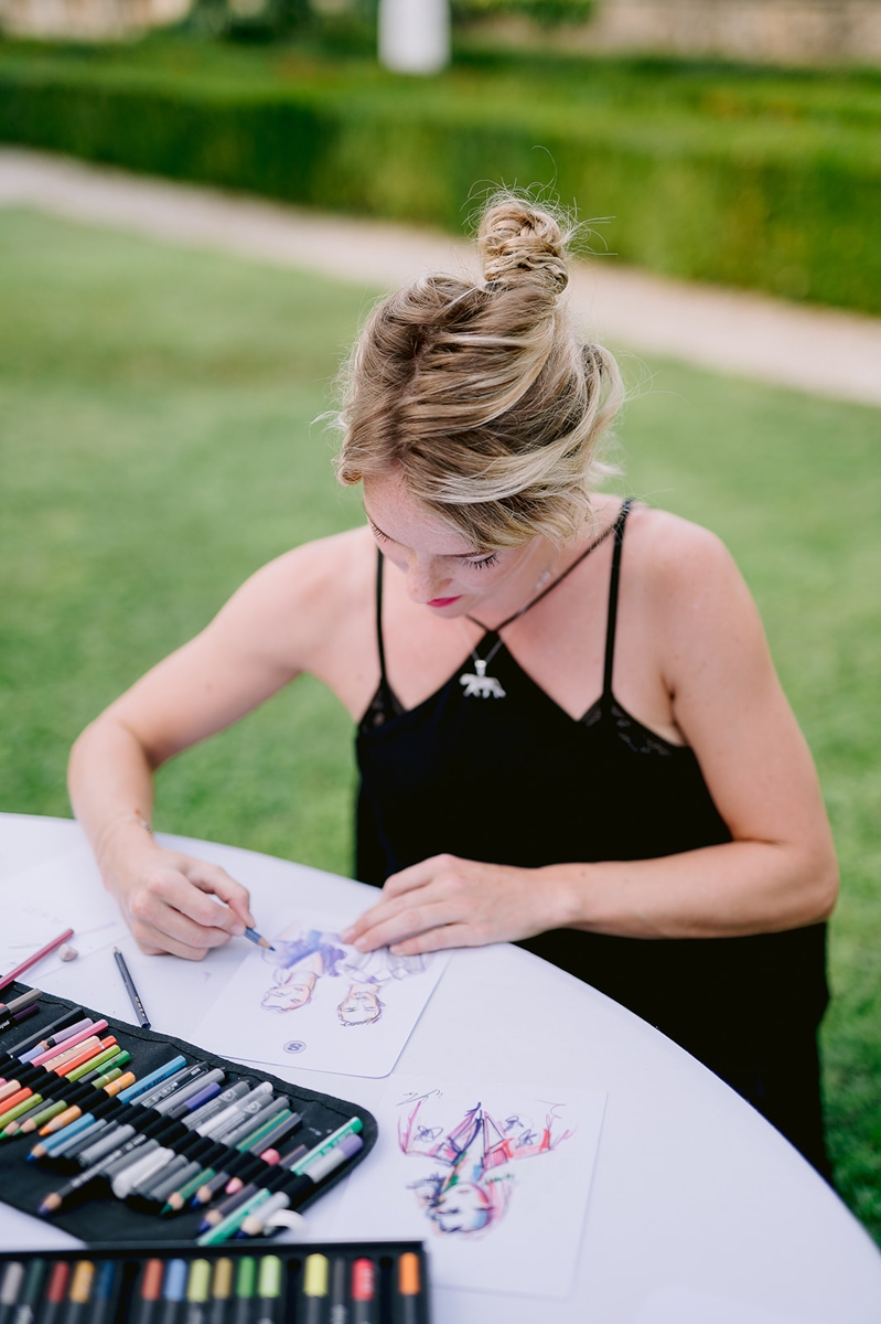 Add a Image to your FAQs page side bar