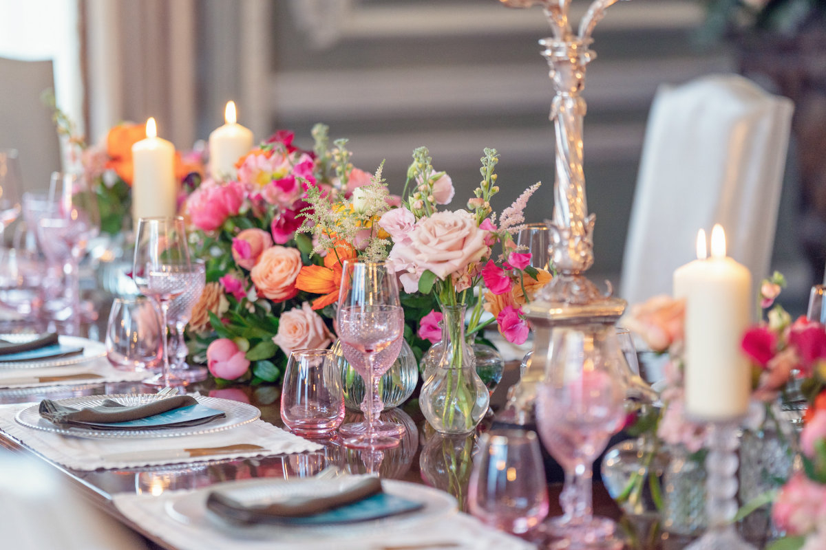 Add a Image to your dining page side bar