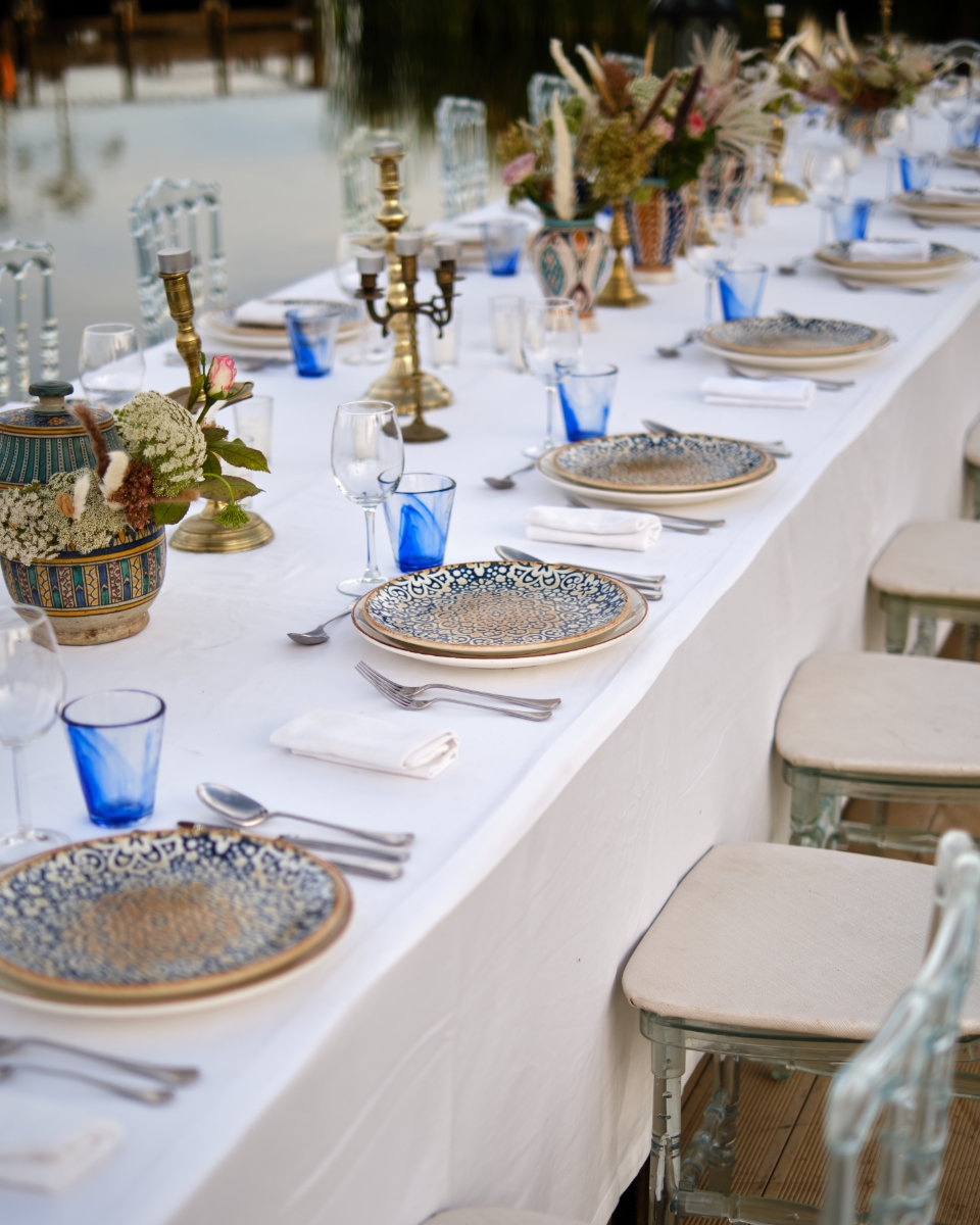 Add a Image to your dining page side bar