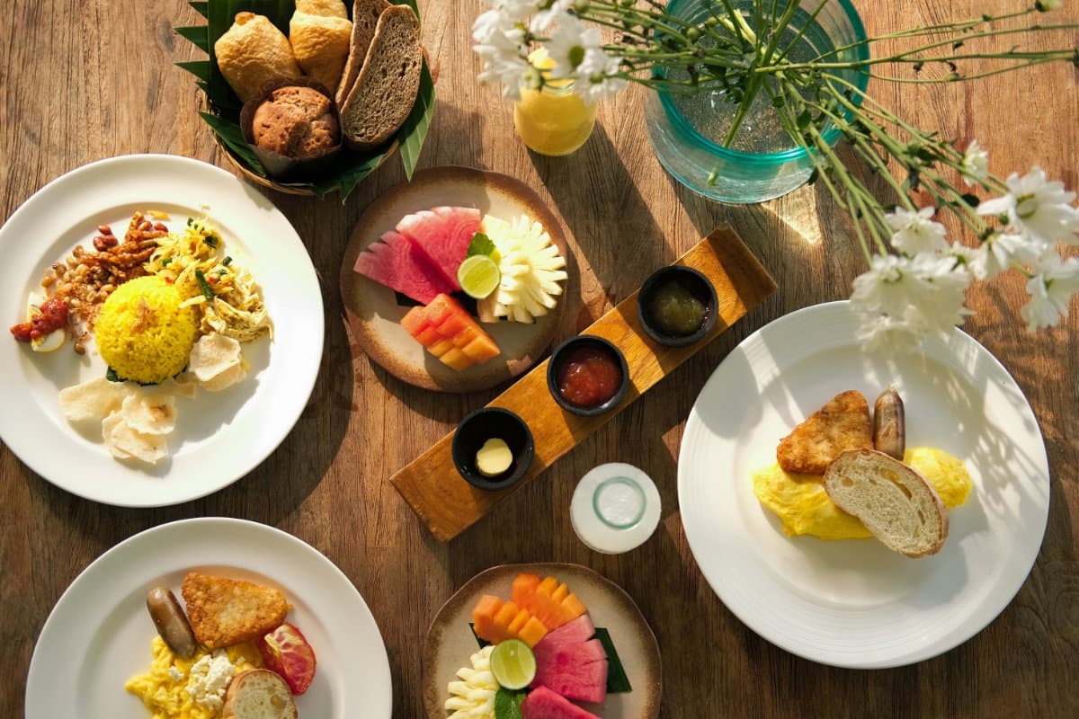 Add a Image to your dining page side bar