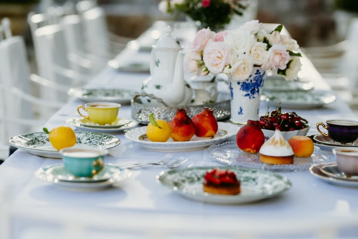 Add a Image to your dining page side bar