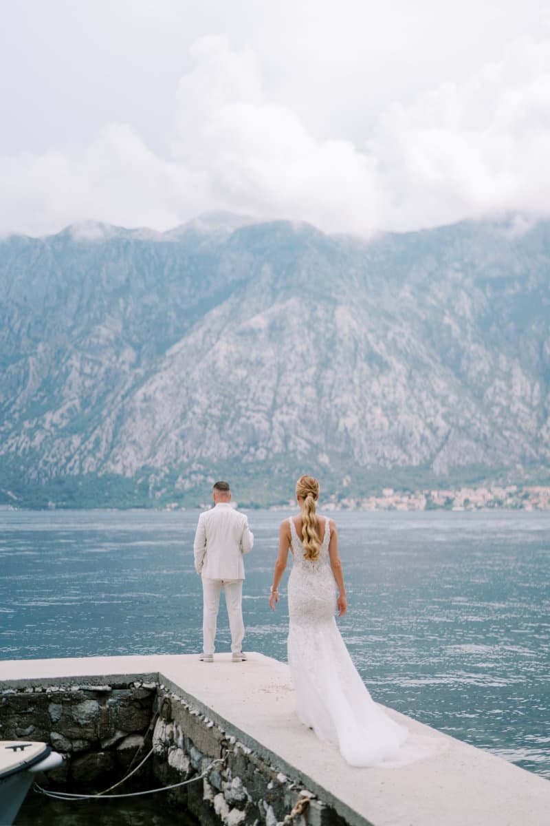 Add an image to your FAQs Sidebar page