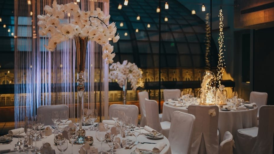 Add a Image to your dining page side bar