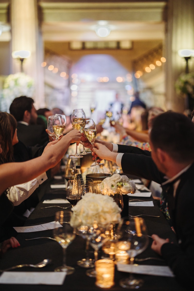Add a Image to your dining page side bar