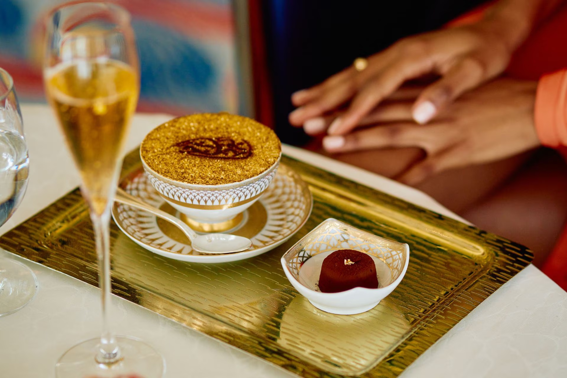 Add a Image to your dining page side bar