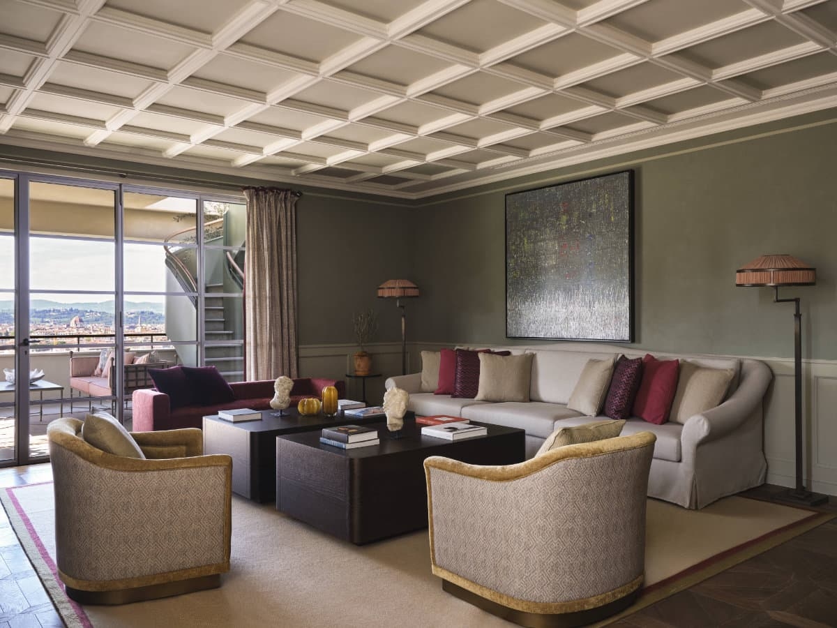 Add a Image to your rooms page side bar
