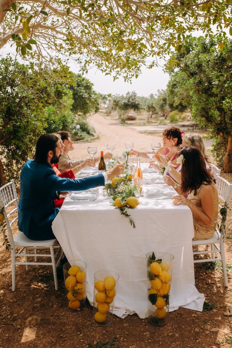 Add a Image to your dining page side bar