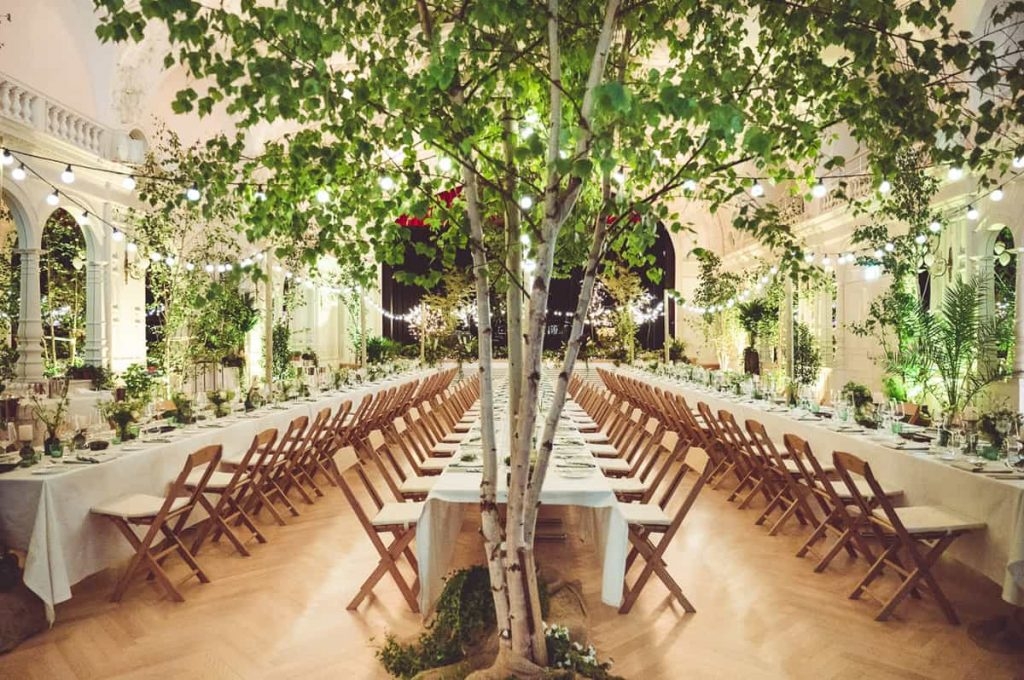 Add a Image to your dining page side bar