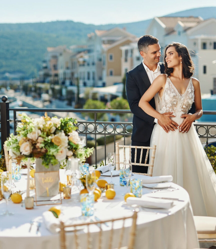 Add a Image to your dining page side bar