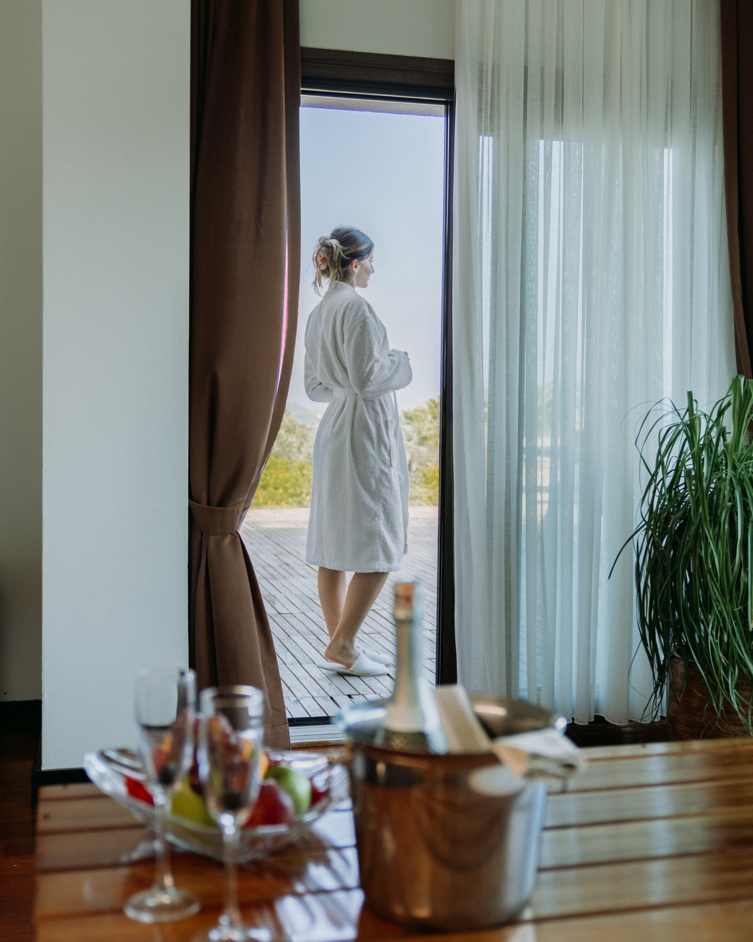 Add a Image to your rooms page side bar