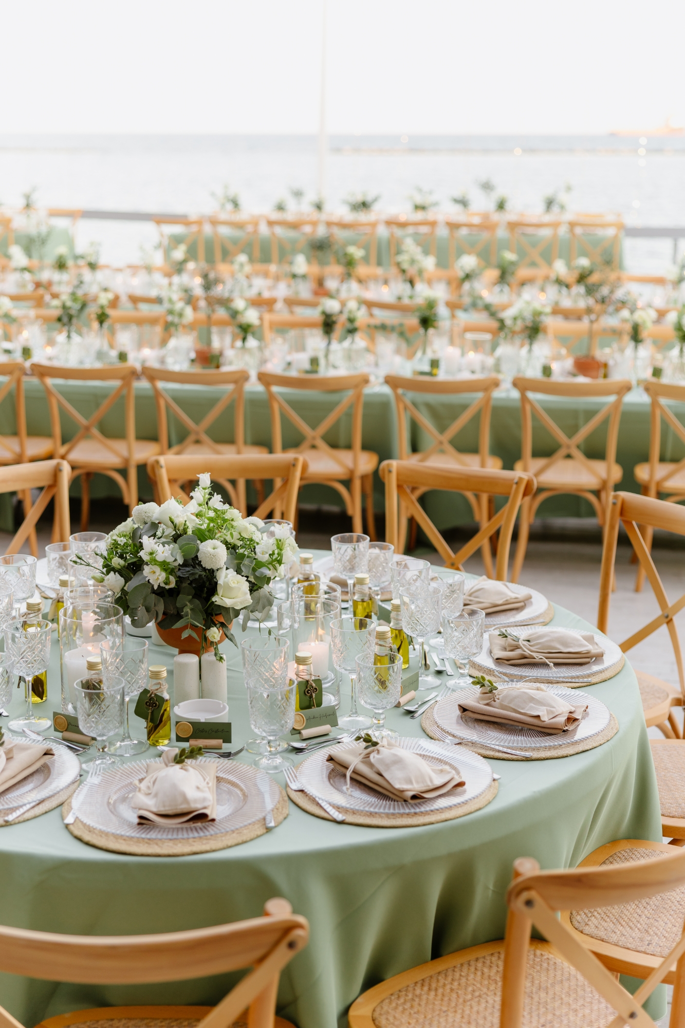 Add a Image to your dining page side bar