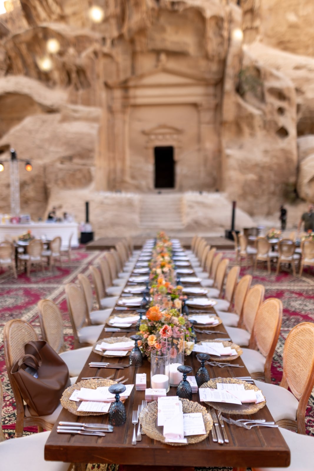 Add a Image to your dining page side bar