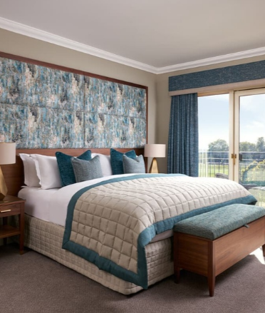 Add a Image to your rooms page side bar