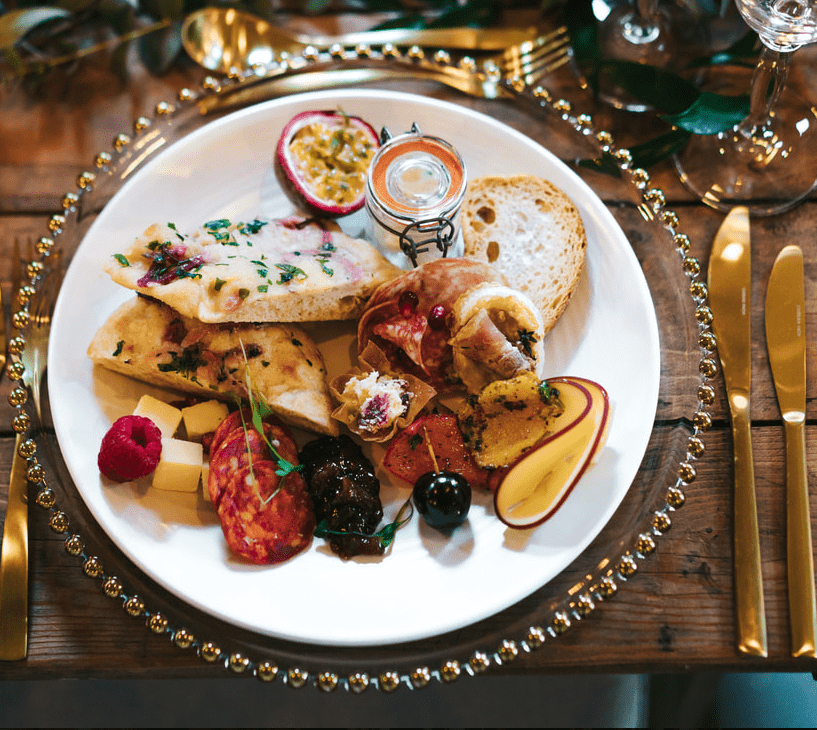 Add a Image to your dining page side bar