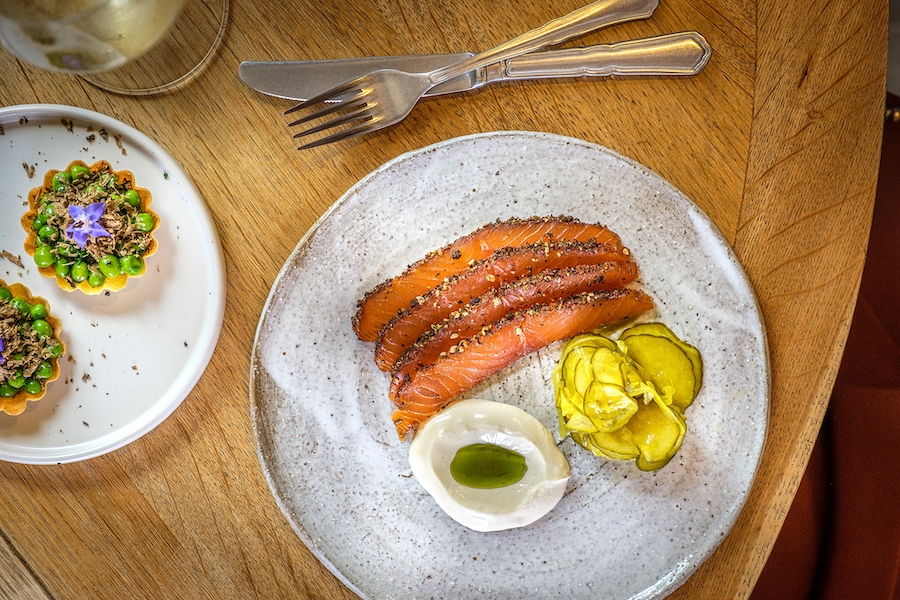 Add a Image to your dining page side bar