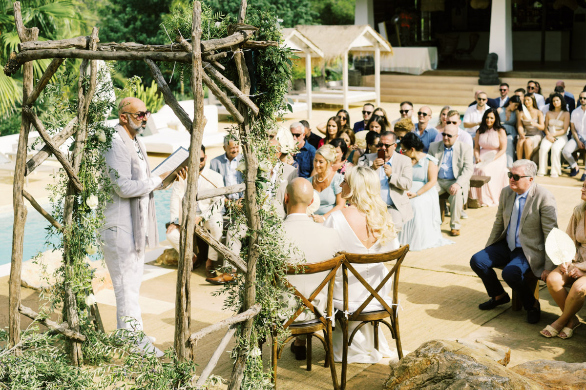 Add a Image to your pricing page side bar