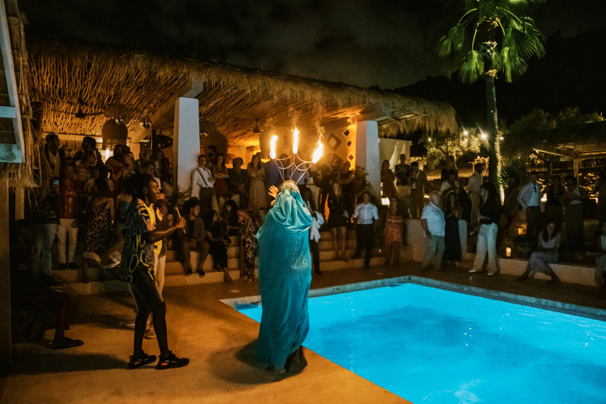 Add an image to your availability Sidebar page