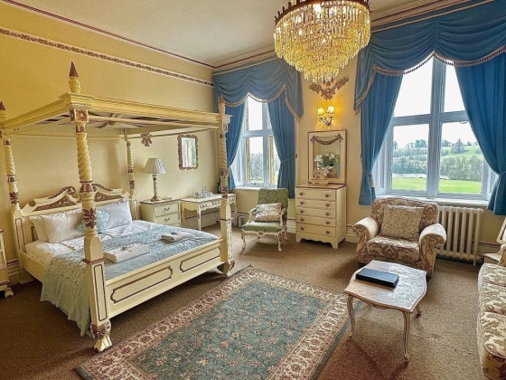 Orchardleigh House