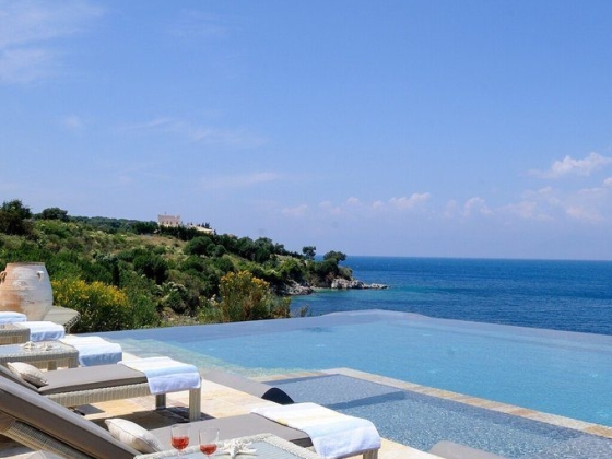 The Luxury Travel Book