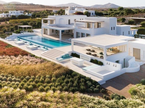 The Luxury Travel Book
