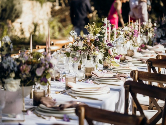 Beautifully arranged table for an outdoor event