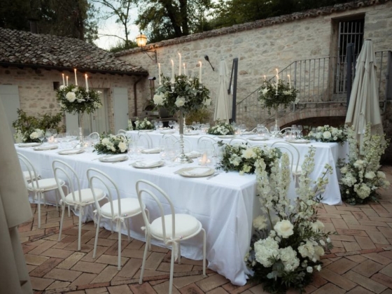 Stylish table setting for a garden event