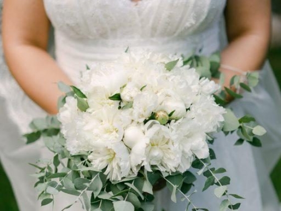 white peony bridal bouquet