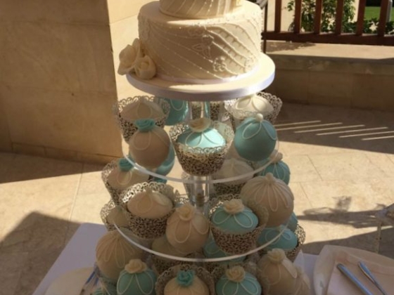 Love Island Cakes