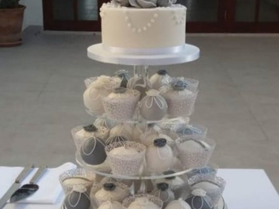 Love Island Cakes