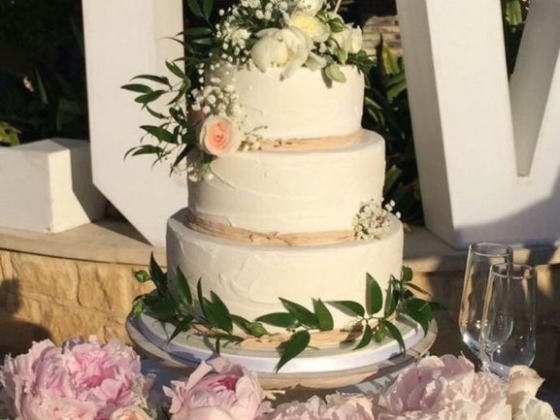 Love Island Cakes