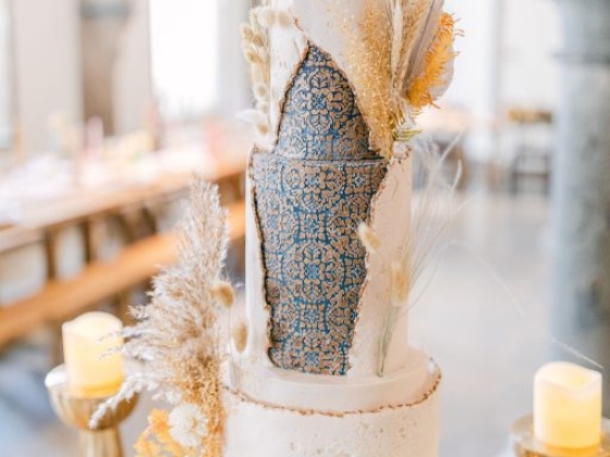 Cake Design By Holly Miller
