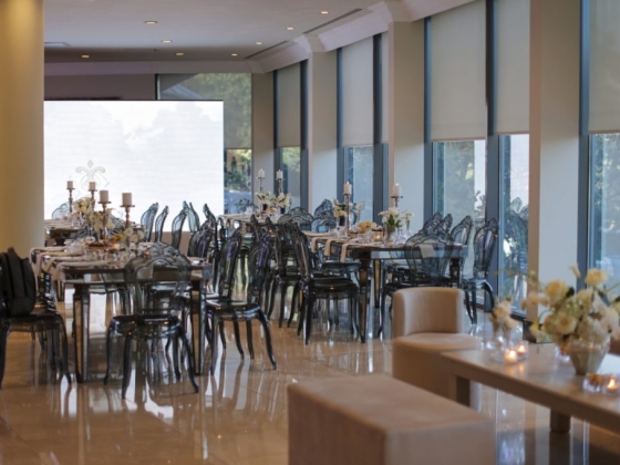 Stylish setup for a beautiful meal event.