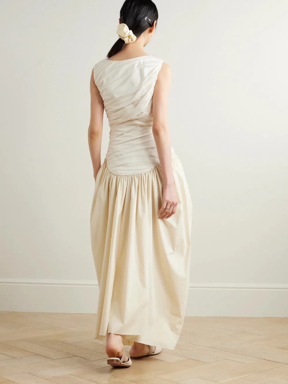 Back view of the Abadia Ora Gathered Tencel™ Lyocell and Cotton-blend Poplin and Jersey Midi Dress