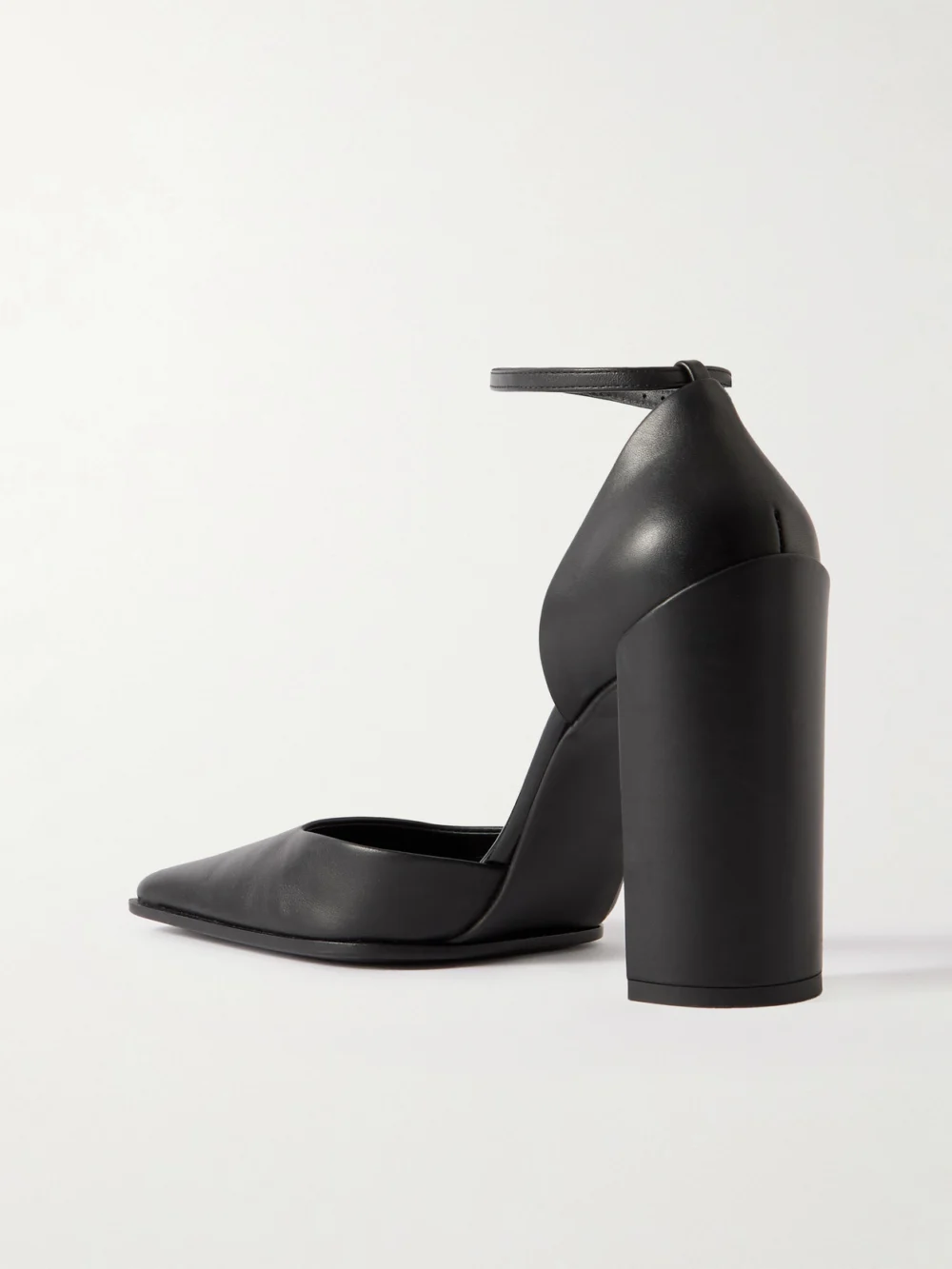 Back view of the Alaïa 90 Leather Pumps