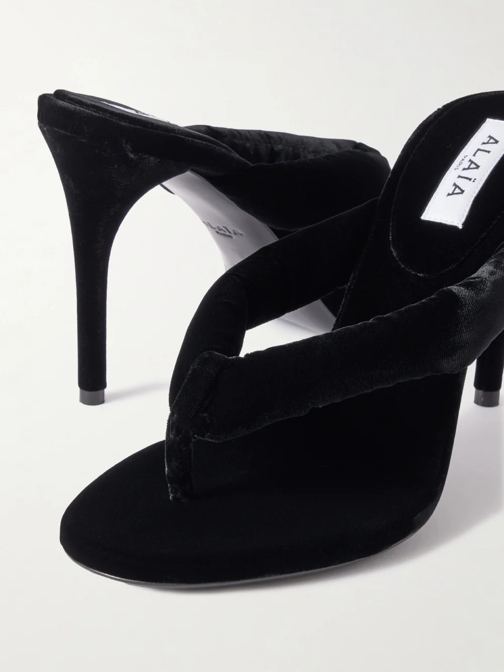 Close-up detail of the Alaïa 90 Velvet Mules