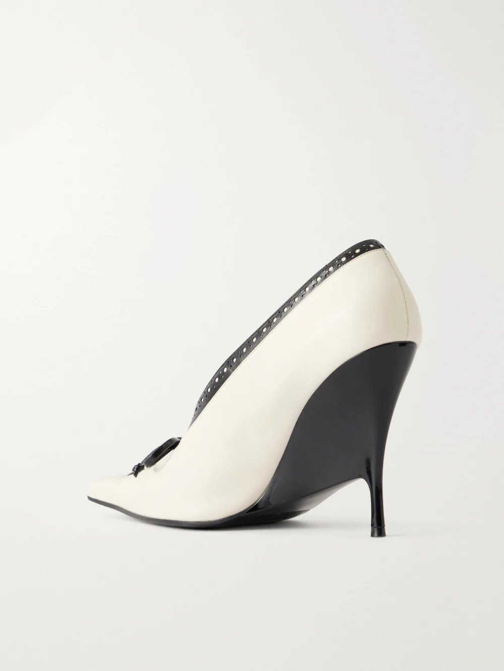 Back view of the Alexander McQueen Koko Two-tone Lace-detail Leather Pumps