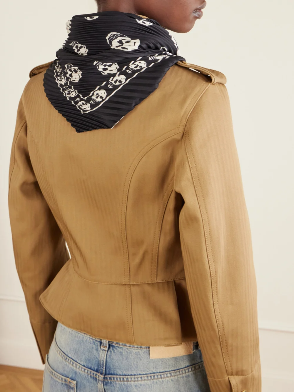 Close-up detail of the Alexander McQueen Printed Plissé Silk-satin Scarf