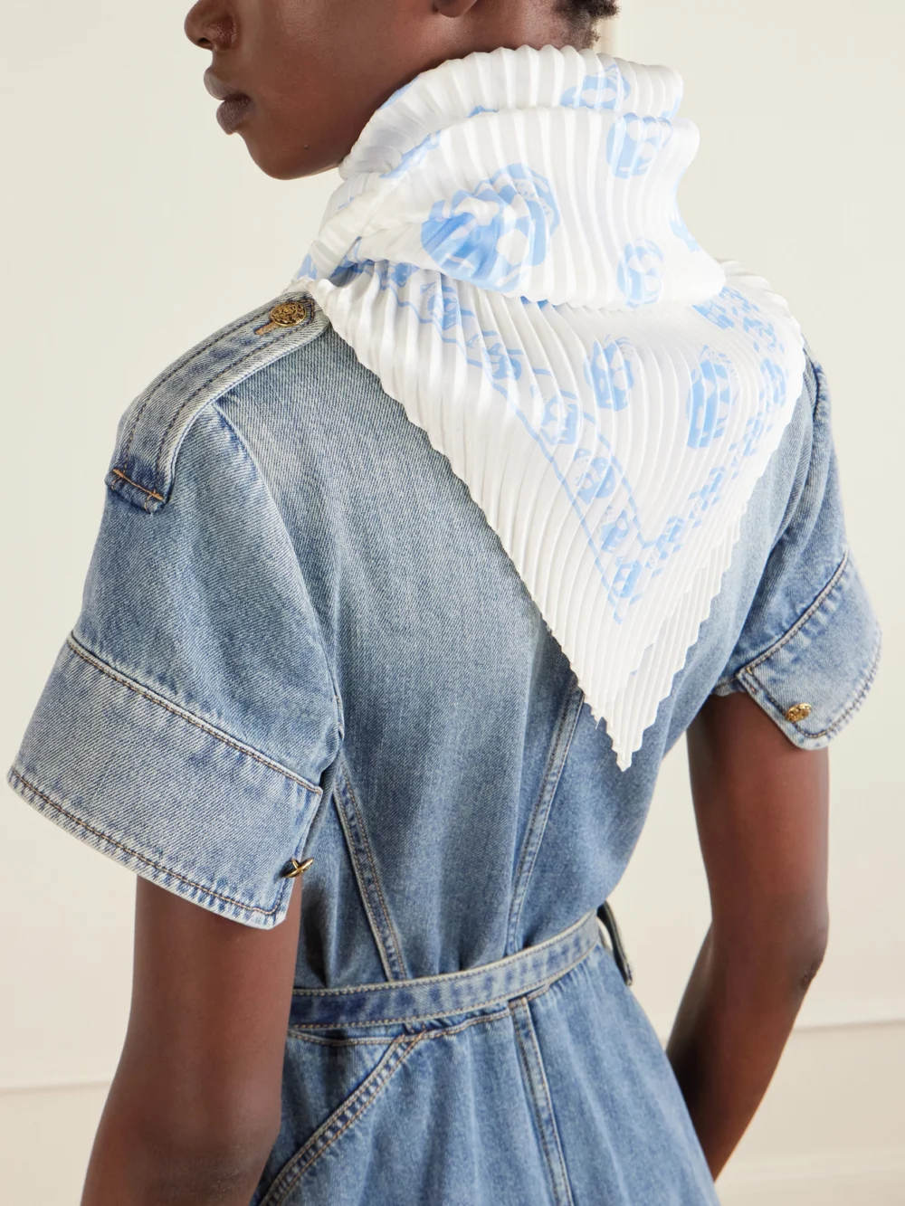 Close-up detail of the Alexander McQueen Printed Plissé Silk-satin Scarf