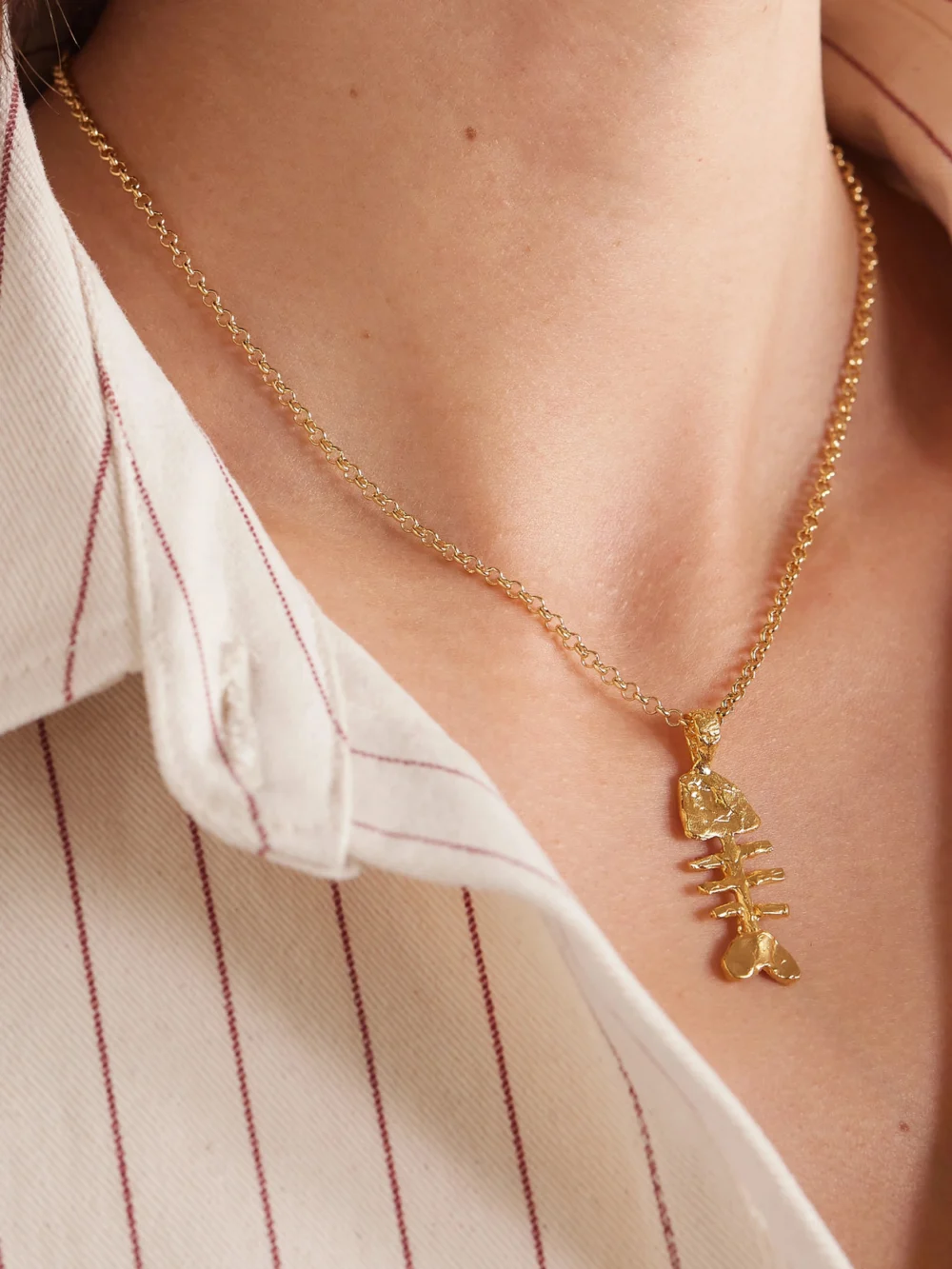 Alighieri The Silhouette of Summer Gold-plated Necklace, styled view