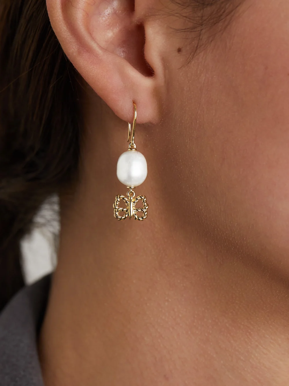 Alison Lou Butterfly Streamer 14-karat Gold Pearl Single Earring, styled view