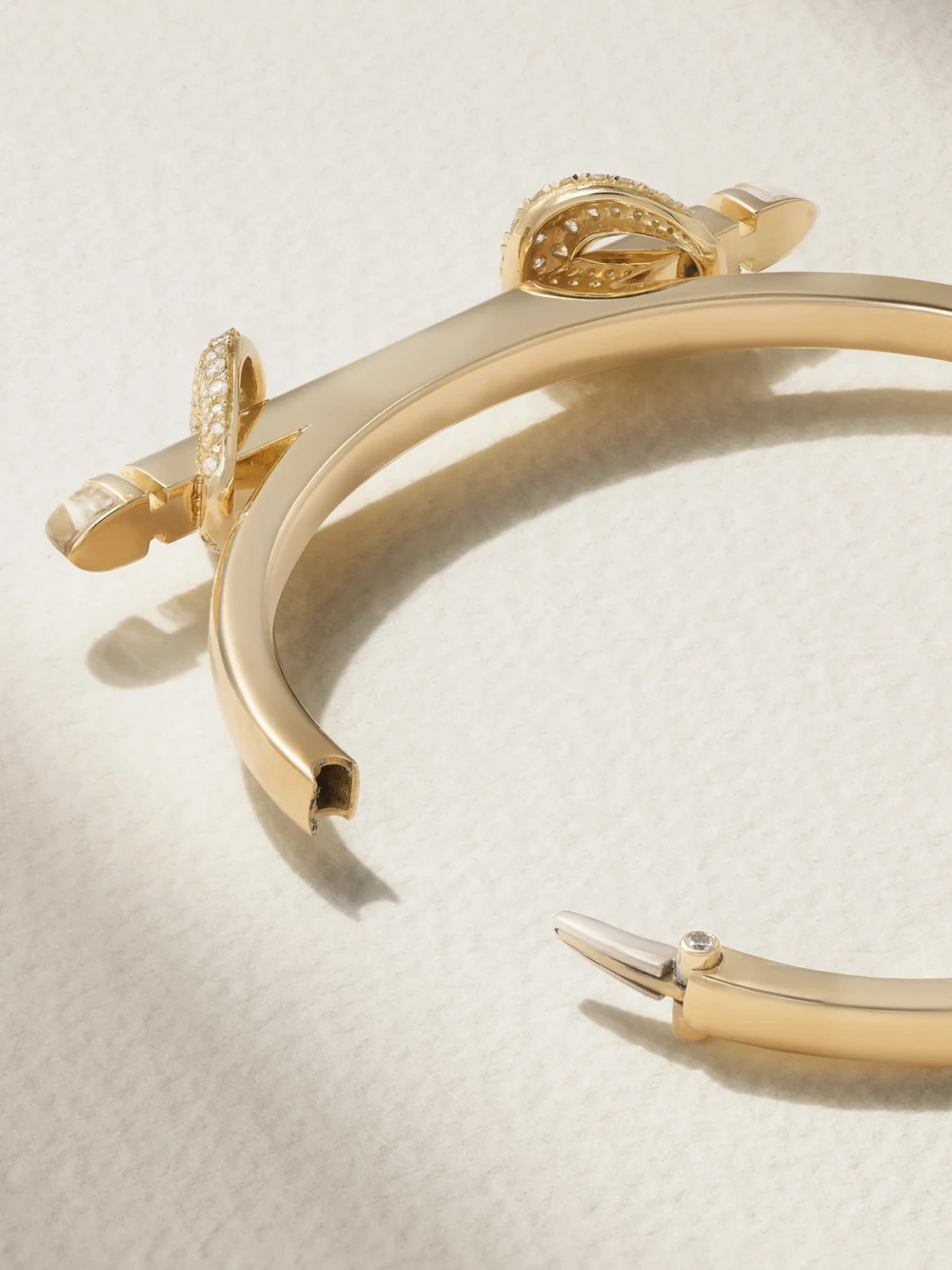 Back view of the Ananya Chakra Icon 18-karat Gold, Diamond and Quartz Bangle