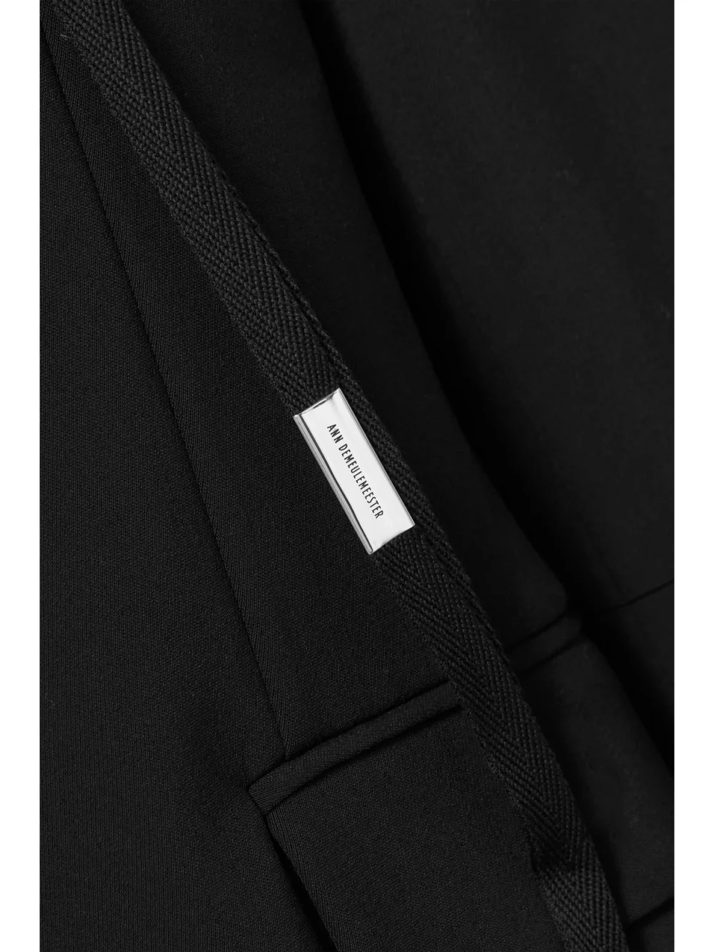 Close-up detail of the Ann Demeulemeester Rachele Twill Blazer