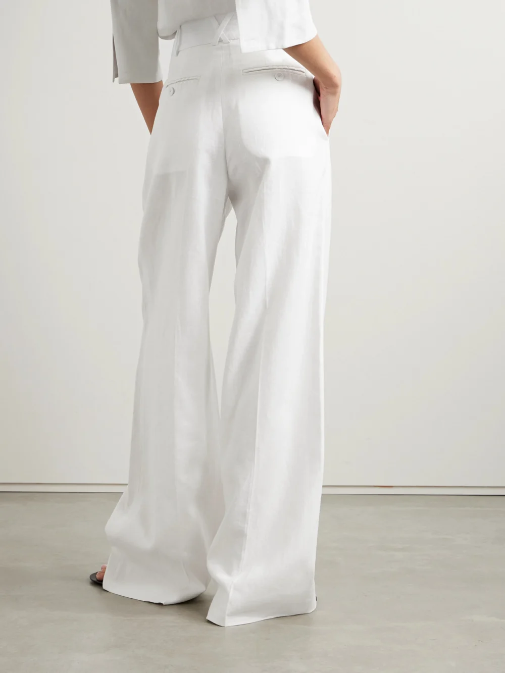 Back view of the Another Tomorrow Pleated Linen Wide-leg Pants