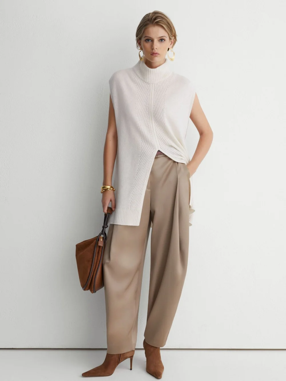 Atelier Atelier Cashmere Funnel-neck Tabard, in ivory