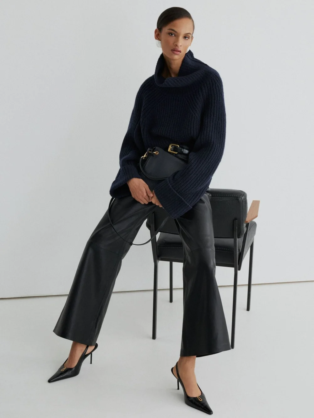 Atelier Atelier Navy Wool-cashmere Ribbed Roll-neck Jumper, view 3