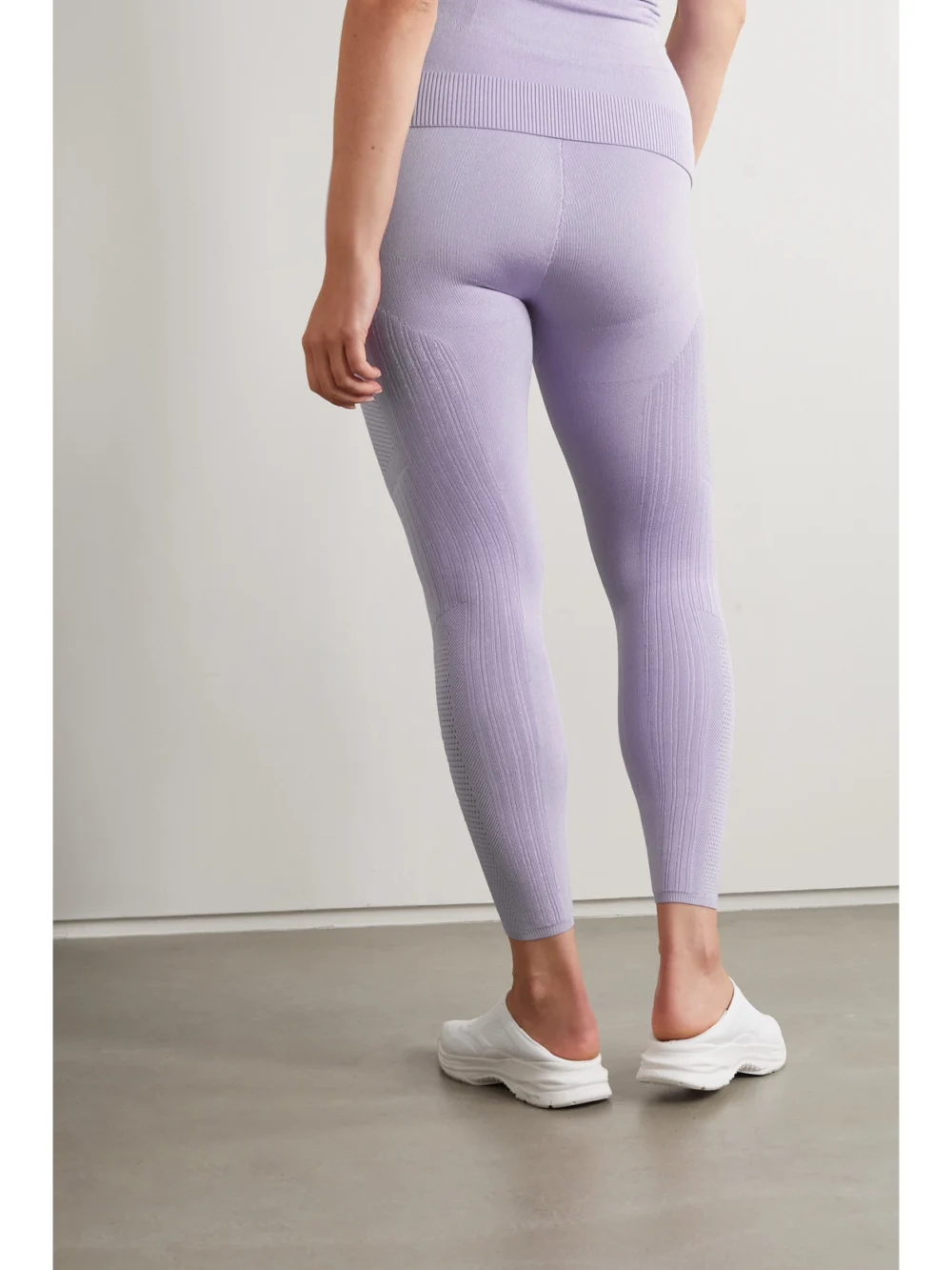 Back view of the Az Factory Mybody Paneled Stretch-knit Leggings