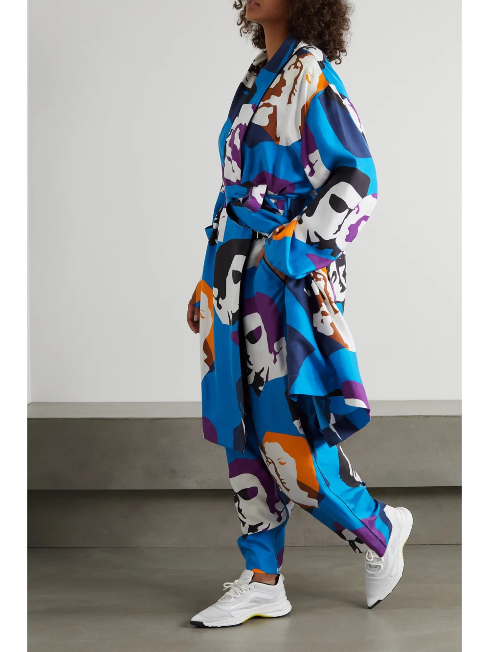 Az Factory Pijama the Kiss Belted Printed Silk-twill Robe, worn by a model